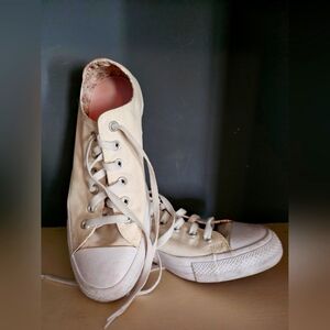 ℂ𝕠𝕟𝕧𝕖𝕣𝕤𝕖 shoes